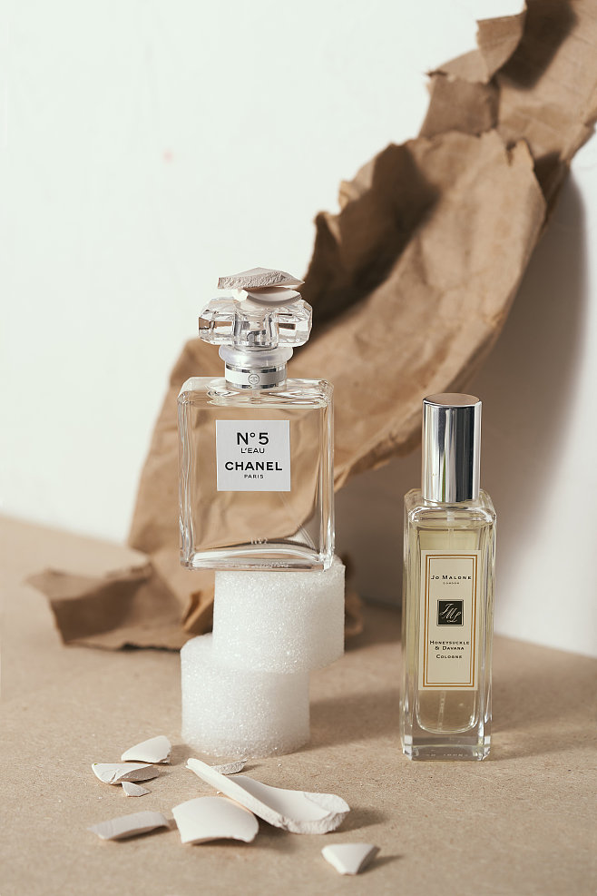 香水靜物攝影 捕捉香氛的藝術魅力